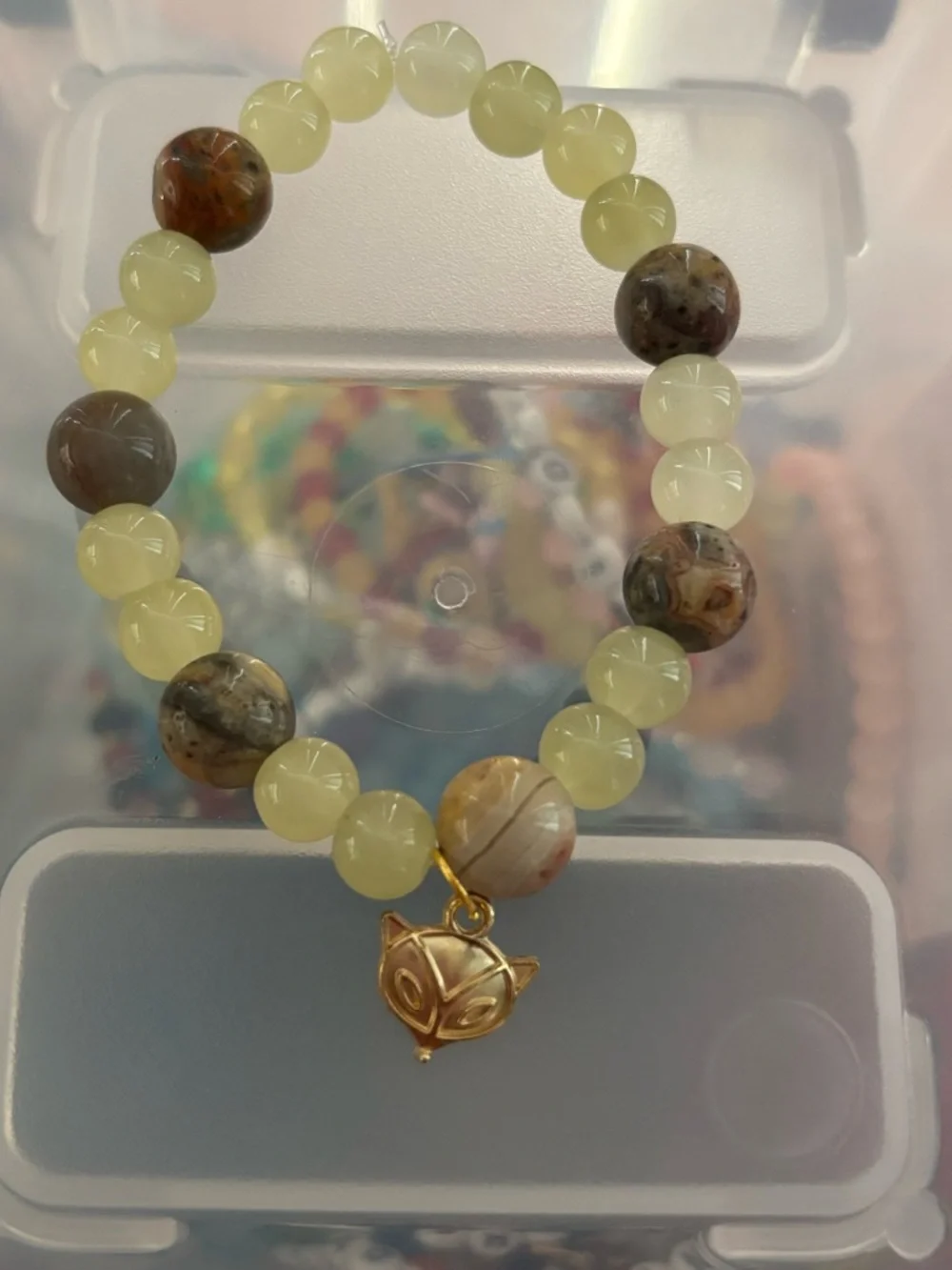Yellow Jasper foxes handcrafted bracelet - Picture 2 of 3